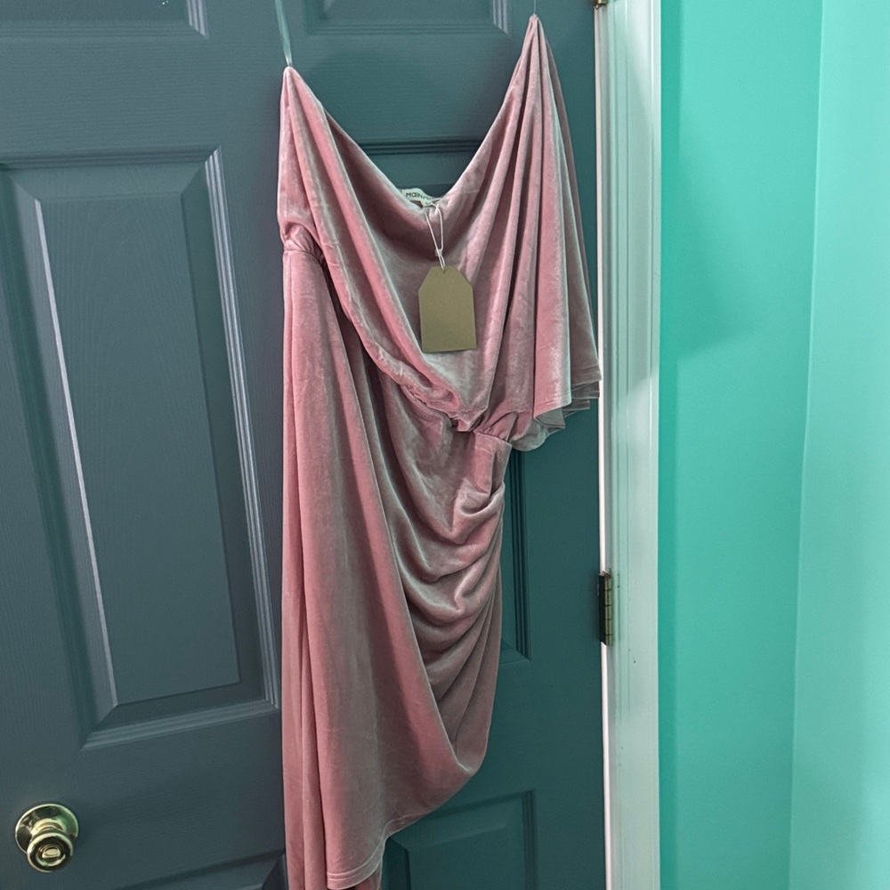 Main Strip Blush Velvet Dress